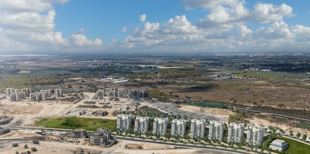 TOPIA חריש